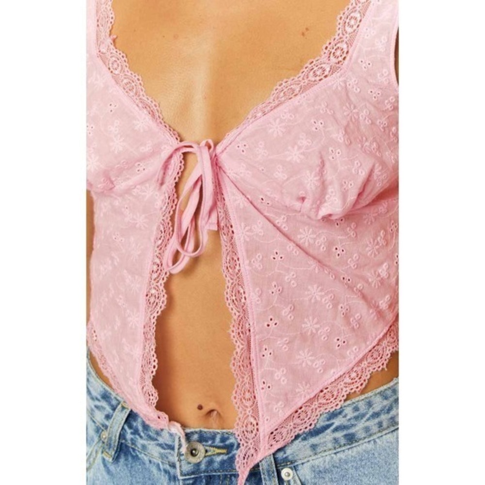 Stella Carlsbad Pink Eyelet Lace Tie‎ Front Handkerchief Crop Top Fairy Coquette